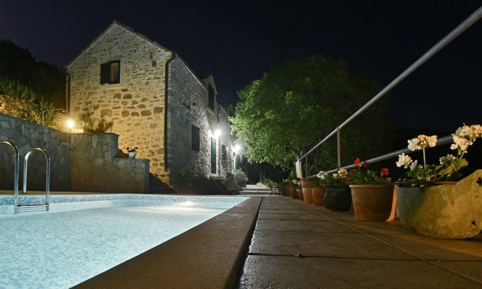 Dol Villa | Villa Dol-Three Bedroom Villa with Pool