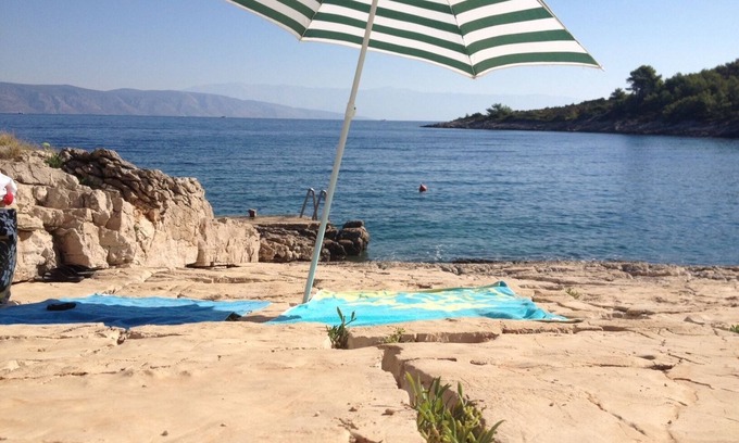 Cove Basina (Jelsa) Apartment | Villa Familia Hvar, Apartment 2D