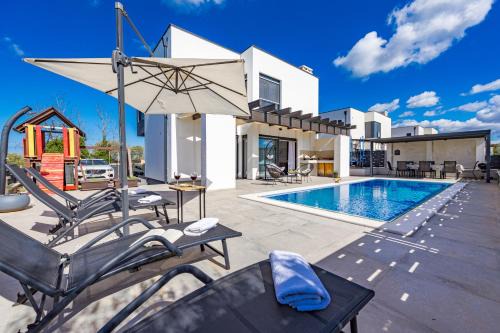 Galizana Villa | Villa Lu