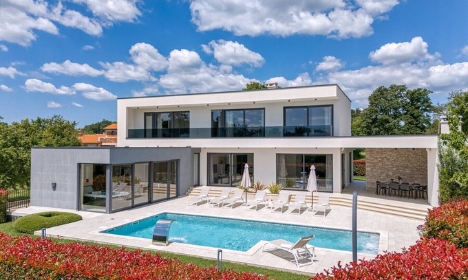 Kringa Villa | Villa Nada-Pool, Sauna and Whirlpool