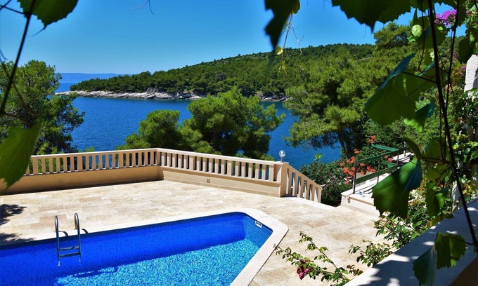 Selca Villa | Villa Sunny with pool, by the beach