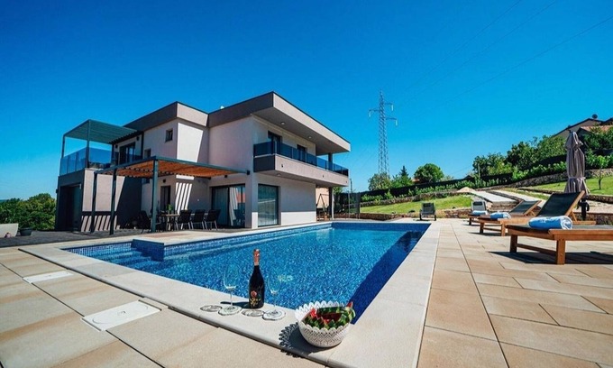 Lokvicici Villa | Villa Viktoria* a luxury villa with pool in Imotski