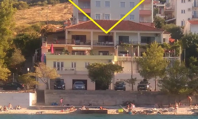 Municipality of Trogir Apartment | Vini - direct by the sea and free parking: A4 (4+2) - Mastrinka