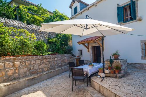 Kolocep Island House | Vintage house Kolocep