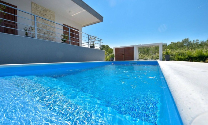 Bibinje House | Wonderful private villa for 8 guests with A/C, private pool, hot tub, WIFI, TV and terrace