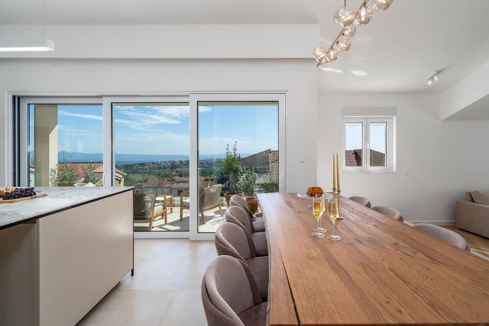 Mravince House | Beautiful Home in Kucine With Wifi, 4 Bedrooms and Heated Swimming Pool