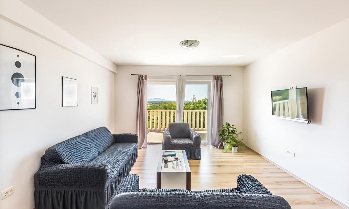 Lovrec House | Villa Ivy with perfect privacy, pool, sauna, jacuzzi