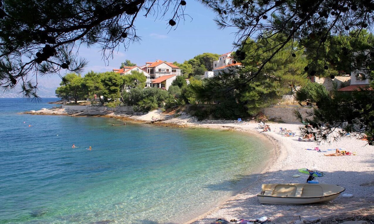 Postira Apartment | Two bedroom apartment with terrace and sea view Postira, Brač (A-21308-a)