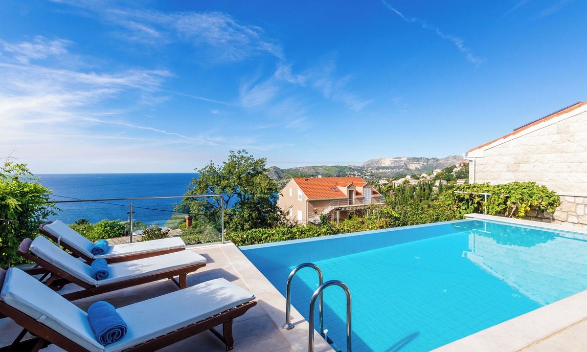 Mlini Villa | Villa Art Gallery - Six Bedroom Villa with Terrace and Swimming Pool