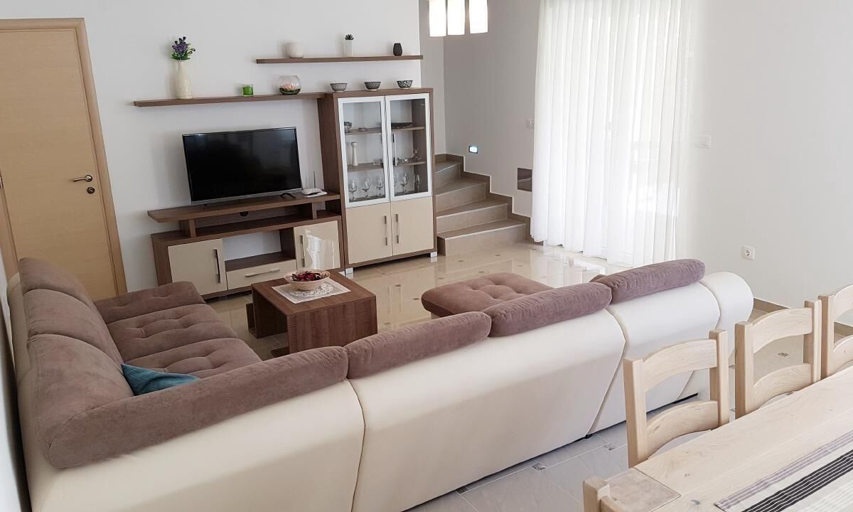 Banjole House | Holiday House in Banjole with Green Garden