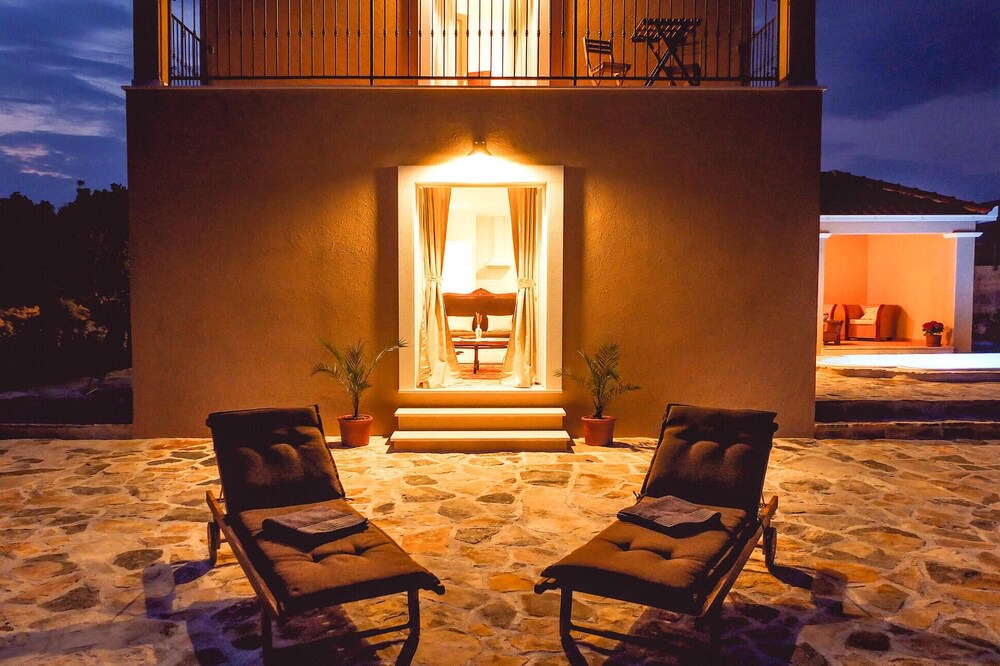 Zrnovo House | Amazing Home in Zrnovo With Outdoor Swimming Pool, Wifi and 2 Bedrooms