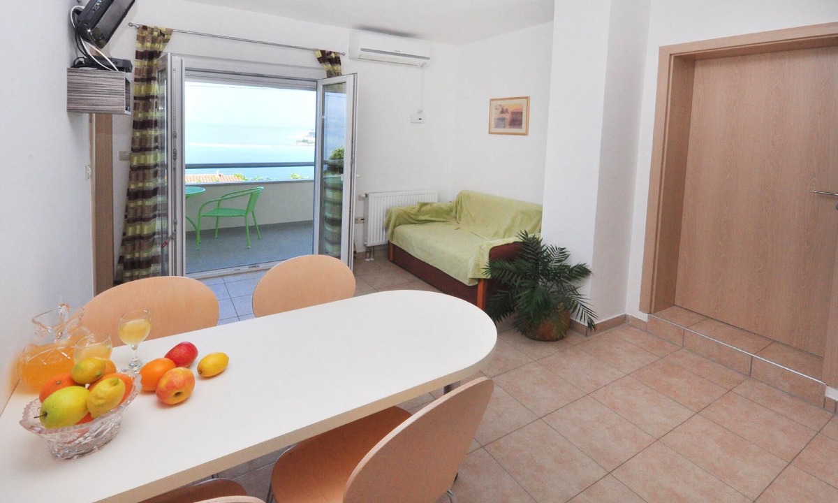 Omis House | Nice Holiday House in Omiš with Third Terrace