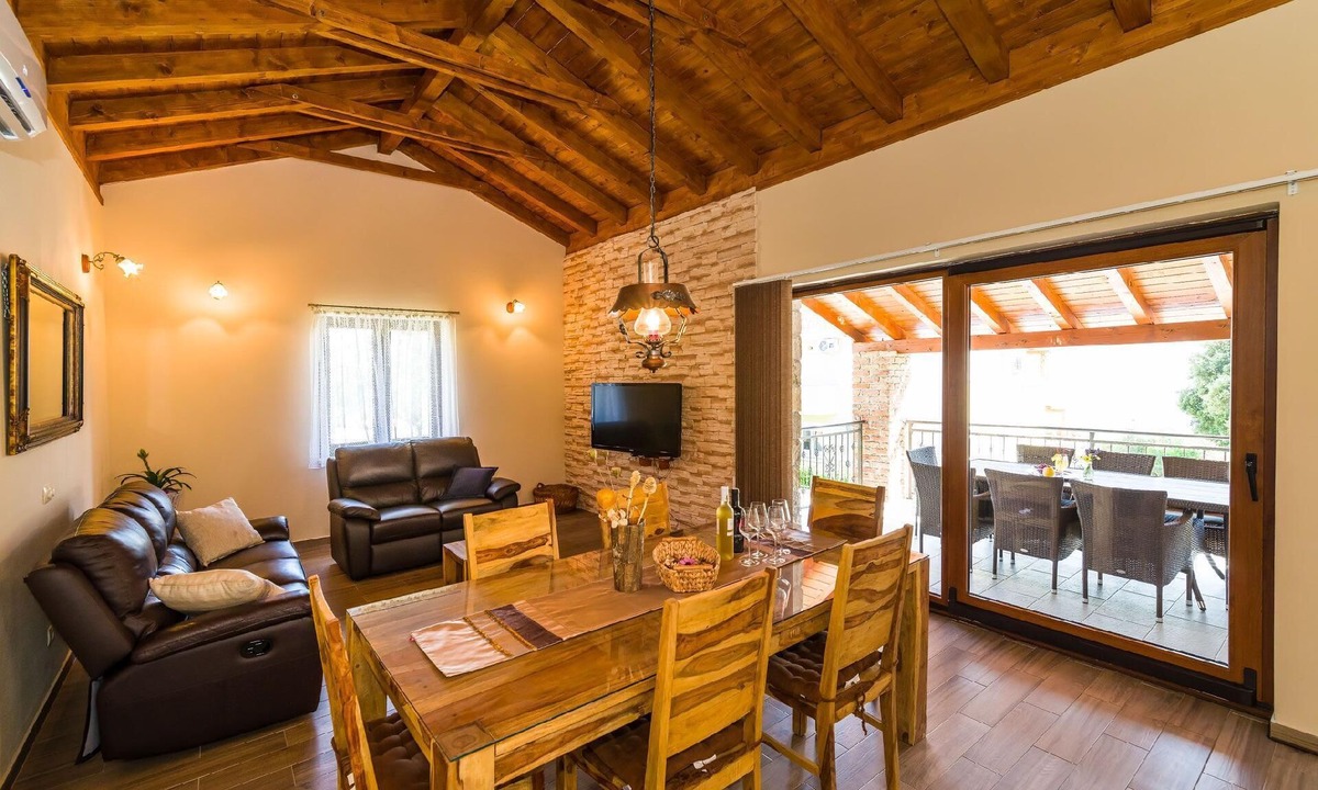 Municipality of Posedarje House | Holiday villa Roko with heated pool