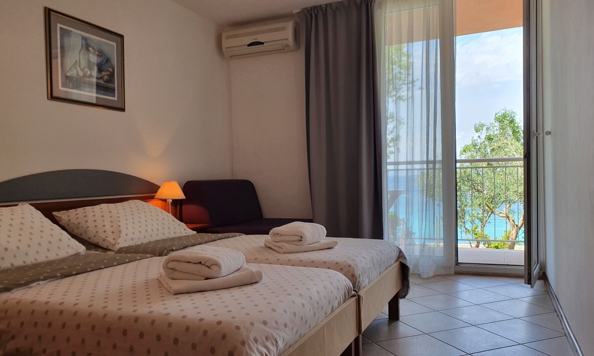 Omis Hotel | Tourist Settlement Brzet