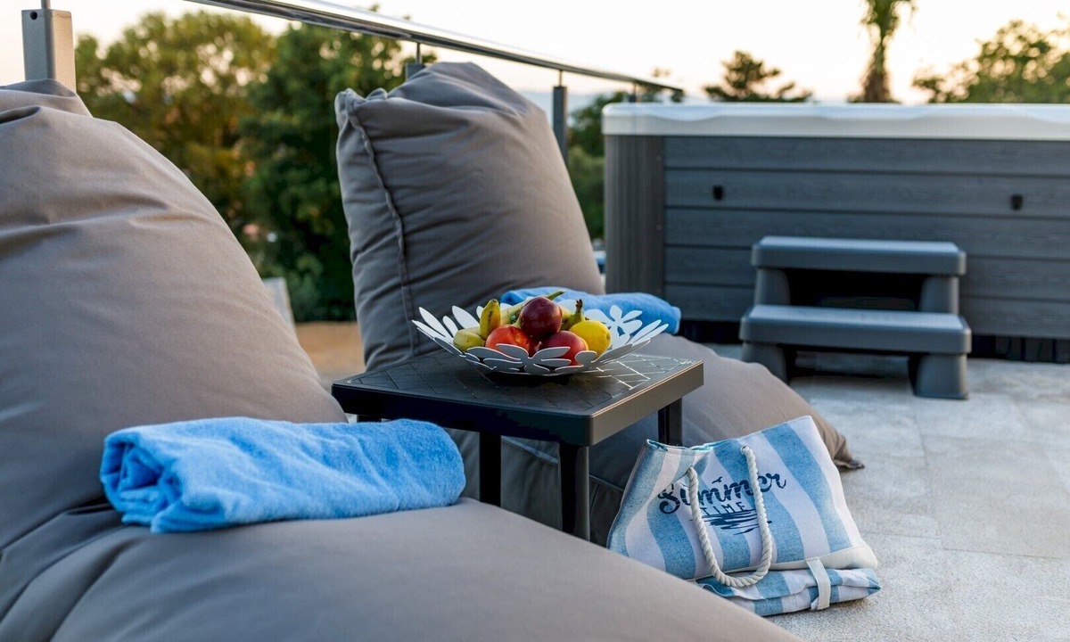Sveti Vid-Miholjice Villa | Lovely Villa Loma 1* with a view and an outdoor pool on Krk