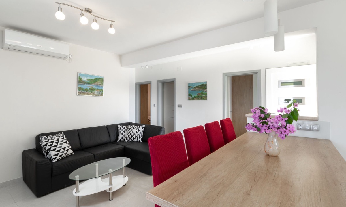Prizba House | Modern Villa Near the Sea