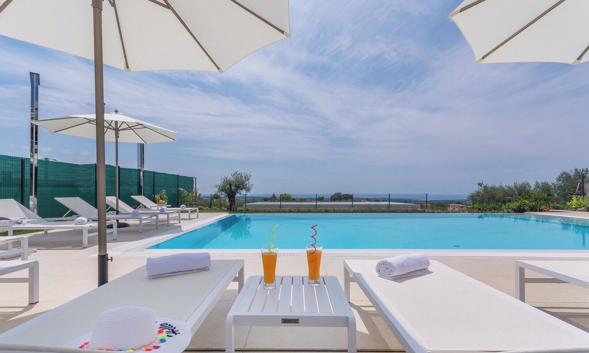 Kastelir Villa | Villa Gabrijela by Istrabook