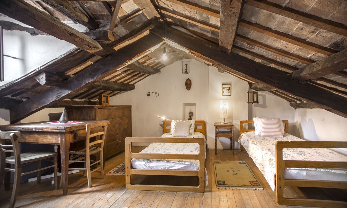 Groznjan Apartment | Three bedroom apartment with air-conditioning Grožnjan, Central Istria - Središnja Istra (A-21011-a)