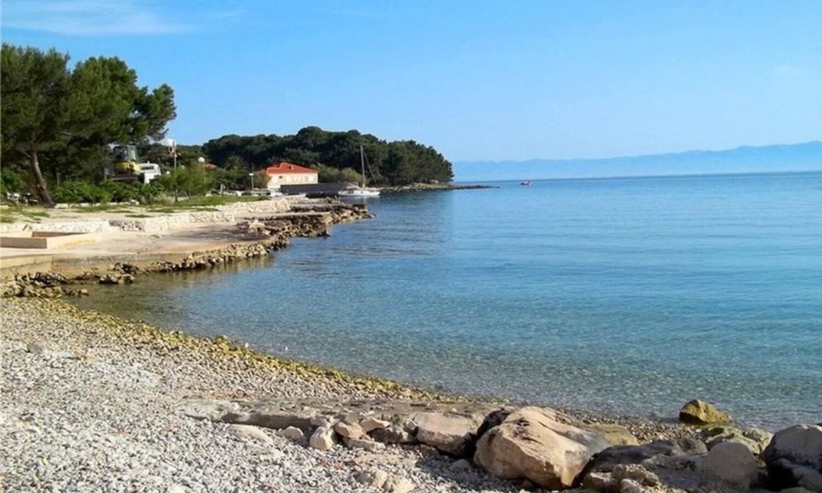 Batalaza Apartment | Apartment Renatare - close to the sea with parking: A1(2+1) - Ugljan, Island Ugljan, Croatia