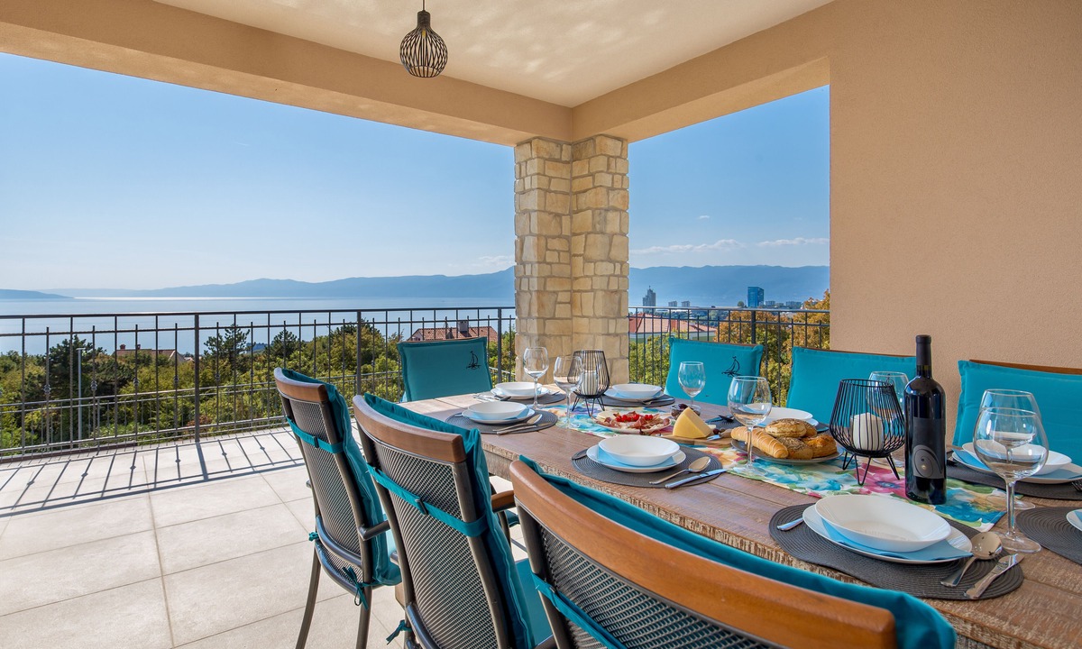 Zurkovo Villa | Cozy villa with amazing view from terrace, pool, close to the beach
