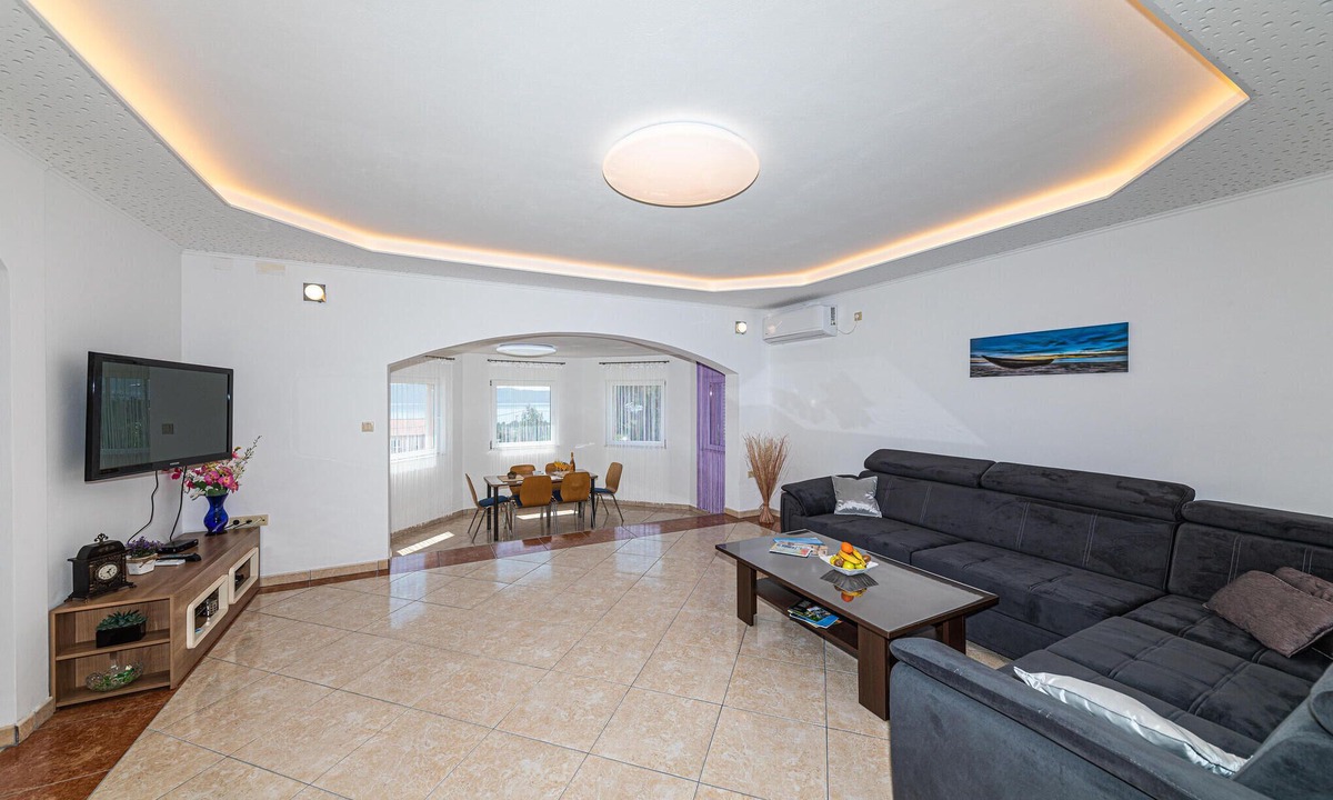 Kastel Sucurac Apartment | Lovely apartment in Kastel Sucurac with WiFi