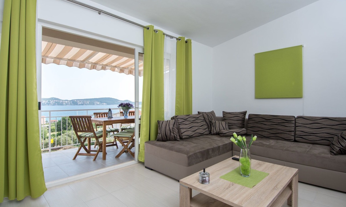 Seget Donji Apartment | Apartment in Seget Donji with terrace