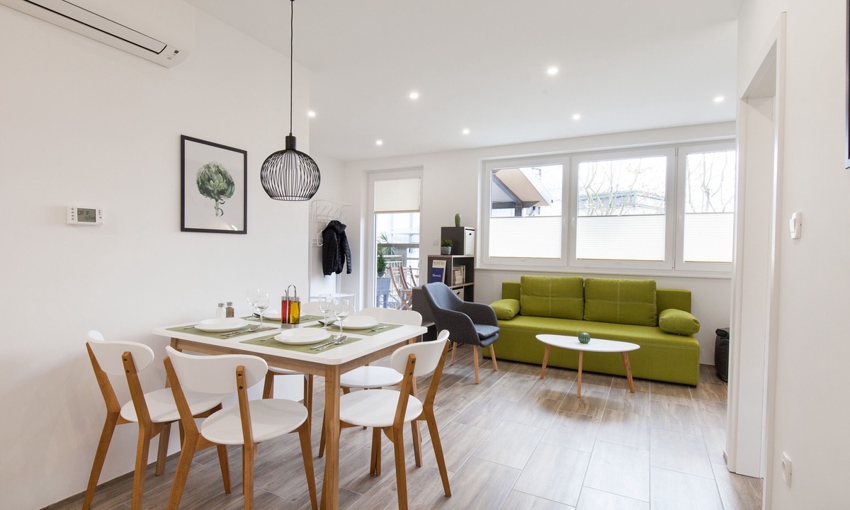 Ljubljana City Centre Apartment | Felix Tour As/Attractive, stylish renovated 2BR apartment, free WiFi and AC