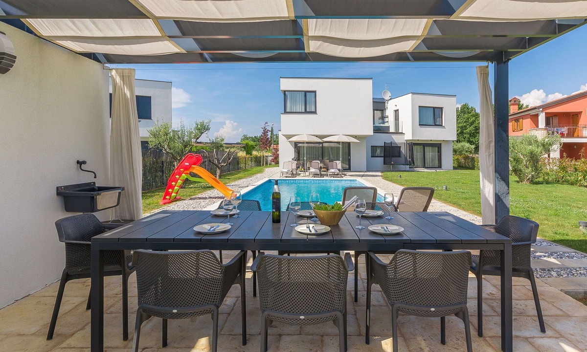 Buzinija Villa | Stunning private villa with WIFI, A/C, private pool, hot tub, TV, patio, panoramic view, parking