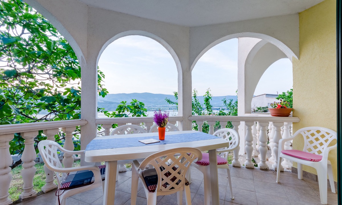Mastrinka Apartment | Apartment Sea Star - Three-Bedroom Apartment with Pool and Sea View