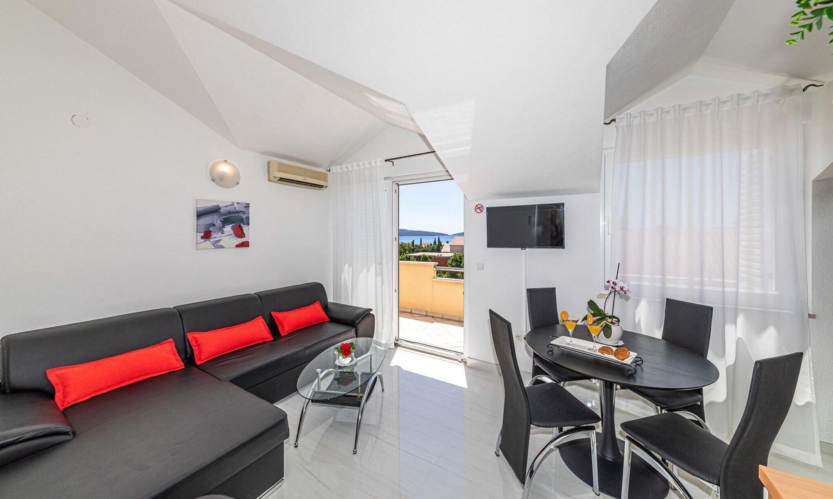 Kastel Kambelovac Apartment | Stunning apartment in Kastel Kambelovac
