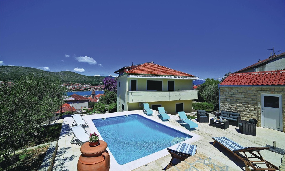 Trogir Apartment | Nice apartment in Trogir