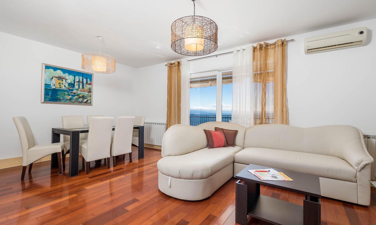 Icici Apartment | Beach front apartment in Icici with WiFi