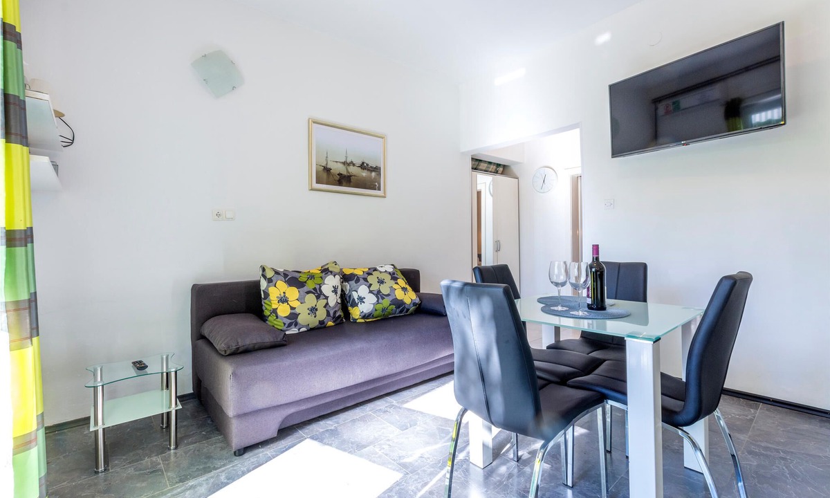 Kastel Stari Apartment | Beautiful apartment in Kastel Stari with WiFi