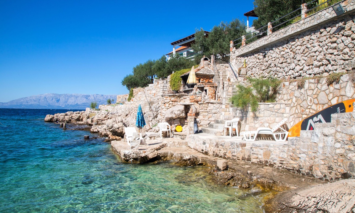 Pokrivenik Apartment | Apartment Sanka (46881-A2) - Gdinj - island Hvar