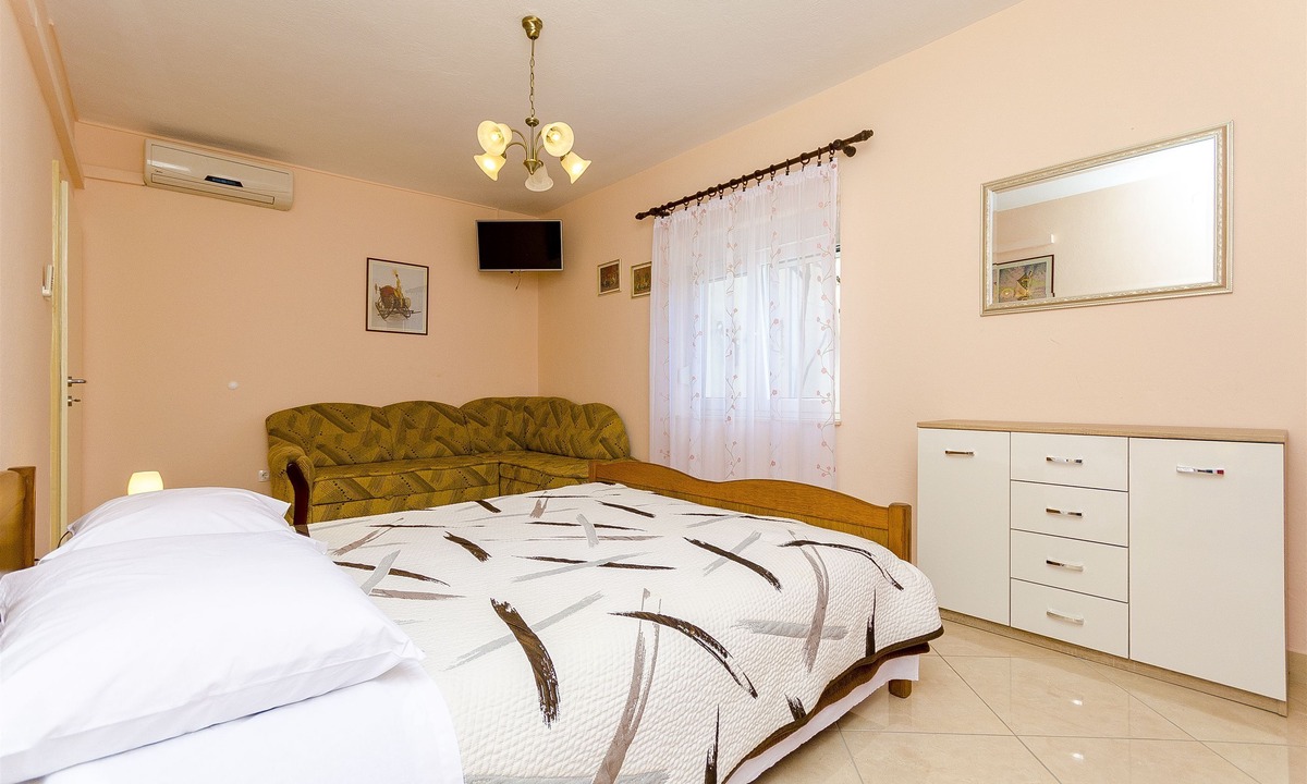 Trogir Apartment | Apartments Vinko (43051-A2) - Trogir