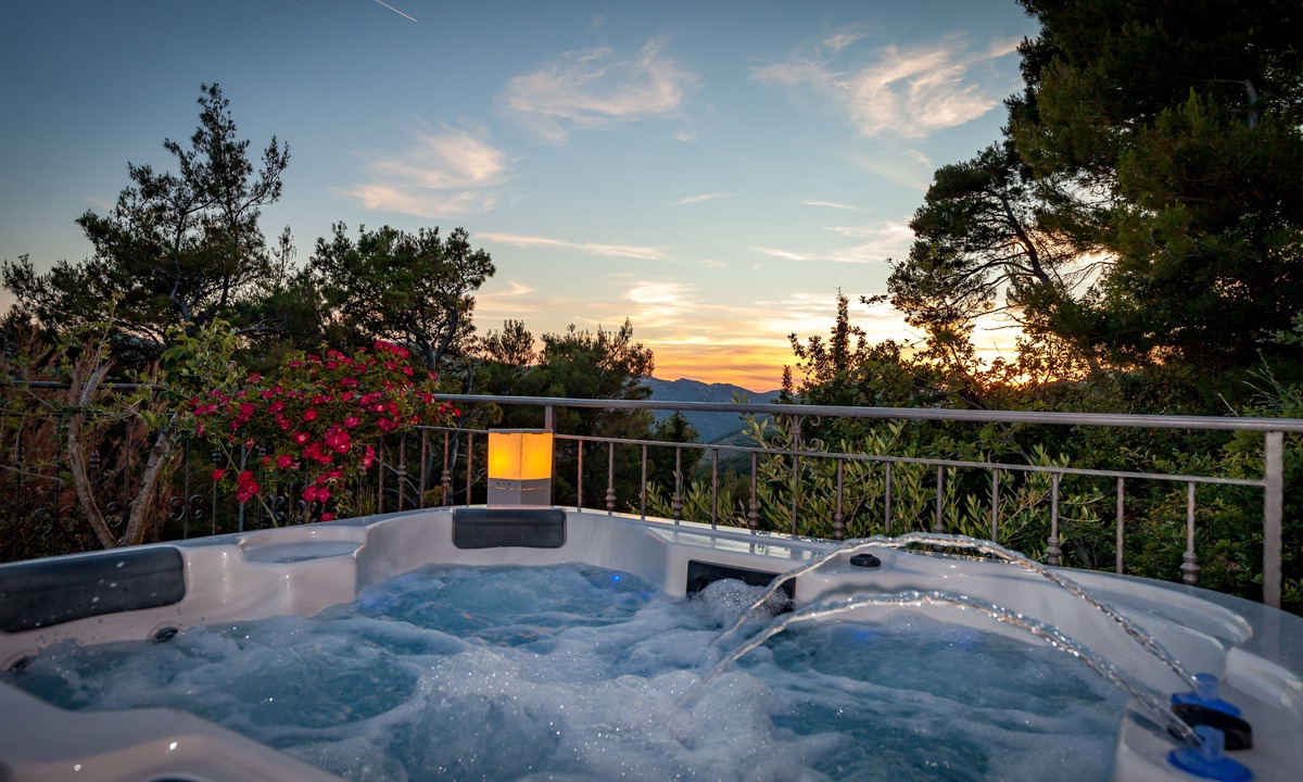 Split Apartment | Beautiful apartment Stela with private heated pool and whirlpool