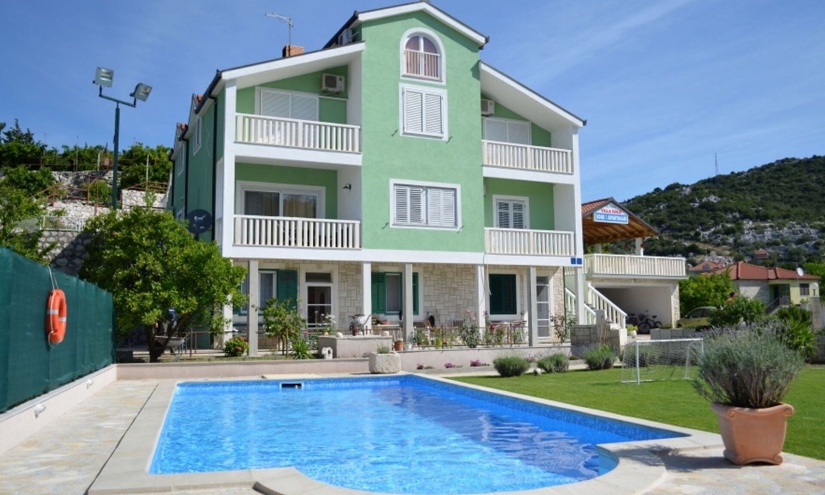 Peracko Blato Apartment | Cosy apartment for 5 guests with pool, WIFI, A/C, TV and patio
