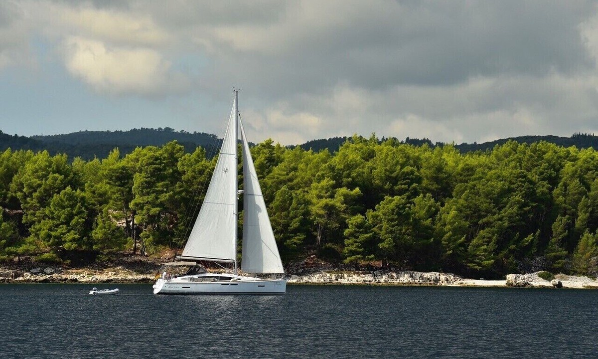 Ploce Boat Rental | Dubrovnik Delight: Sun-soaked Sailing Adventure