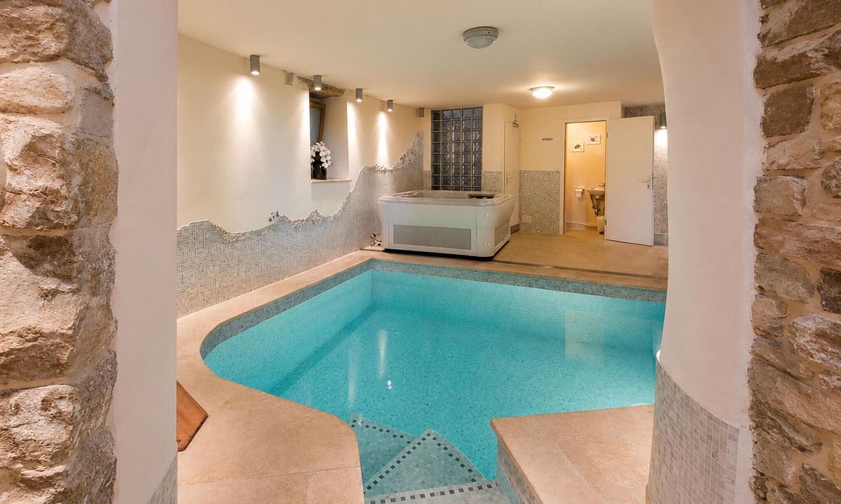 Oprtalj House | Stunning home in Oprtalj with sauna
