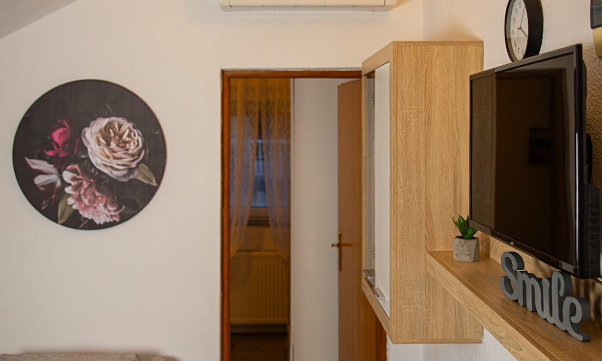 Tribalj Apartment | Apartments Nevistic Lake View