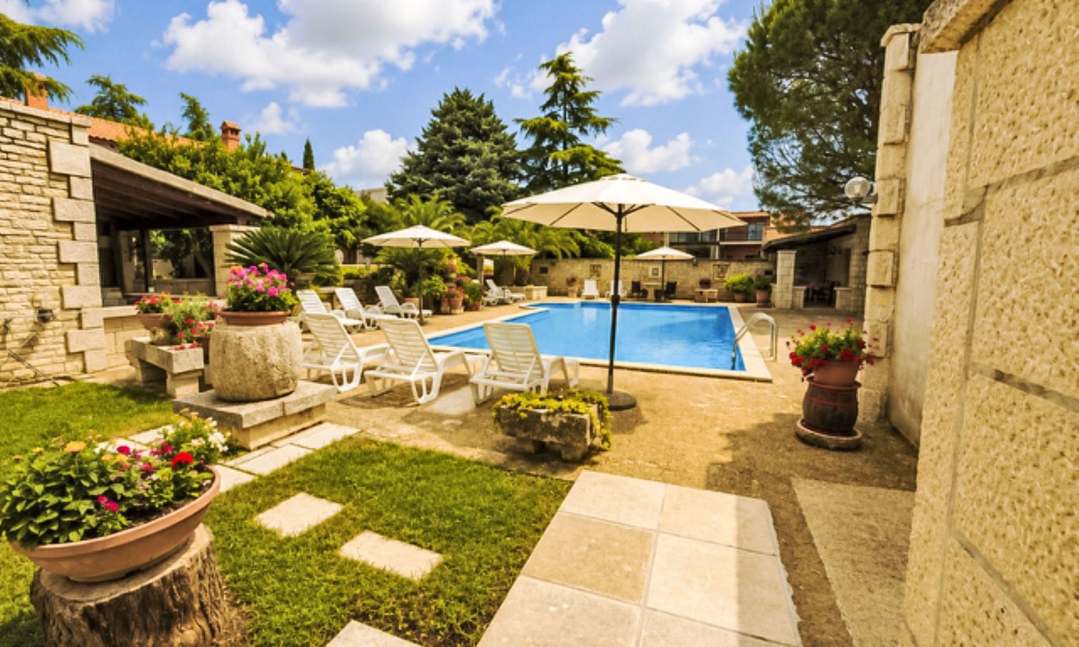 Buici Apartment | Wohnung mit Schwimmbad by Interhome