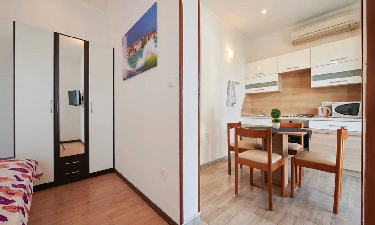 Kastel Stafilic Apartment | Apartments Vujina - Premium Studio Apartment with Terrace 1 (Petra)