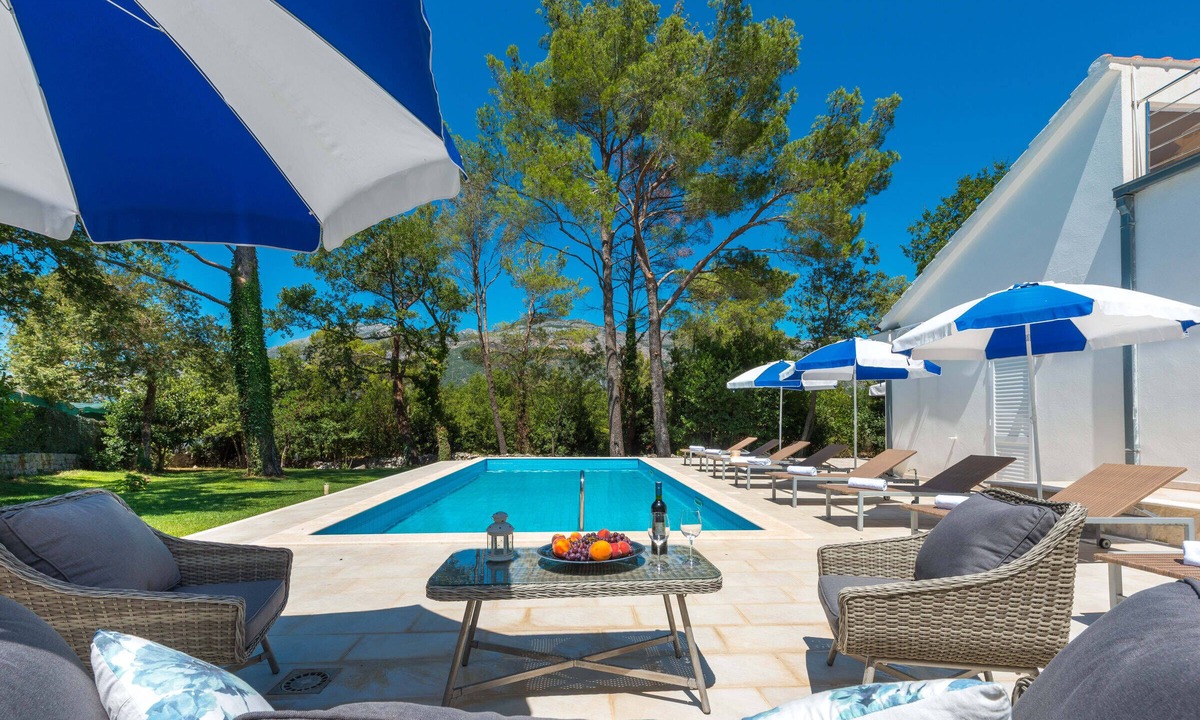 Konavle House | Charming Place Surrounded by Lush Garden
