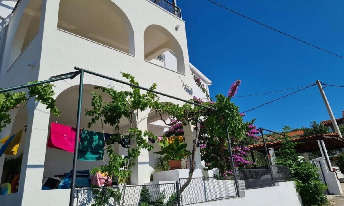 Arbanija Apartment | Apartment Ivica - Three Bedroom Apartment with Terrace