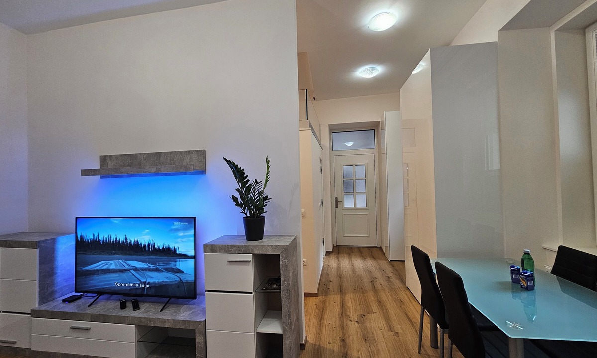 Ljubljana City Centre Apartment | Studio Sviti Ljubljana Apartment Tour As by Town Hall