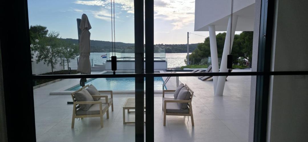 Necujam Apartment | Beautiful, modern villa Hilla on the stunning island of Šolta