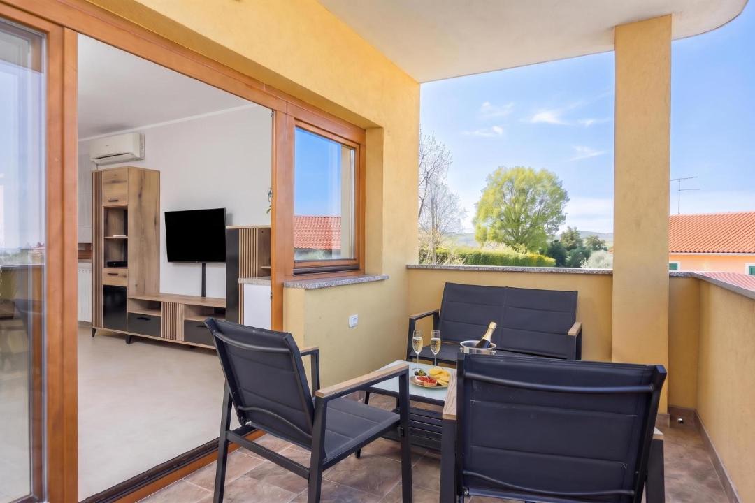 Koper Apartment | Double D Modern Family Apartment near Koper - Happy Rentals