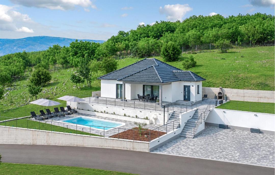 Hrvace House | Lovely Home In Hrvace With Outdoor Swimming Pool