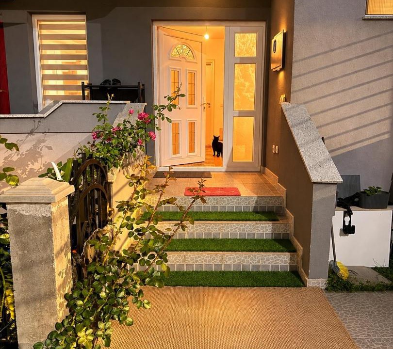 Çagllavicë House | Hampshire Villa Garden, Gym Near City Cent