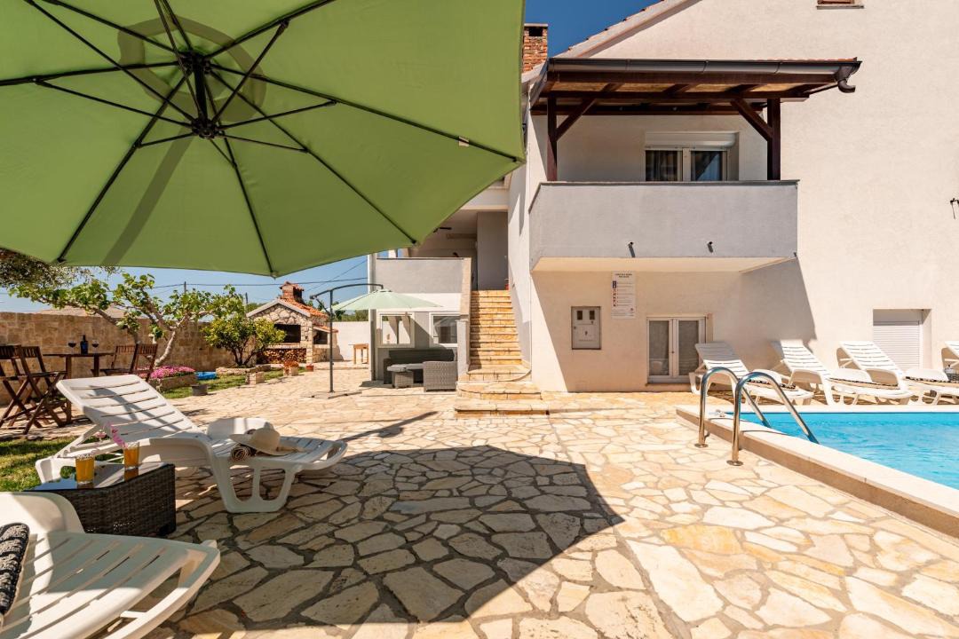 Lovinac Villa | Villa Ariane